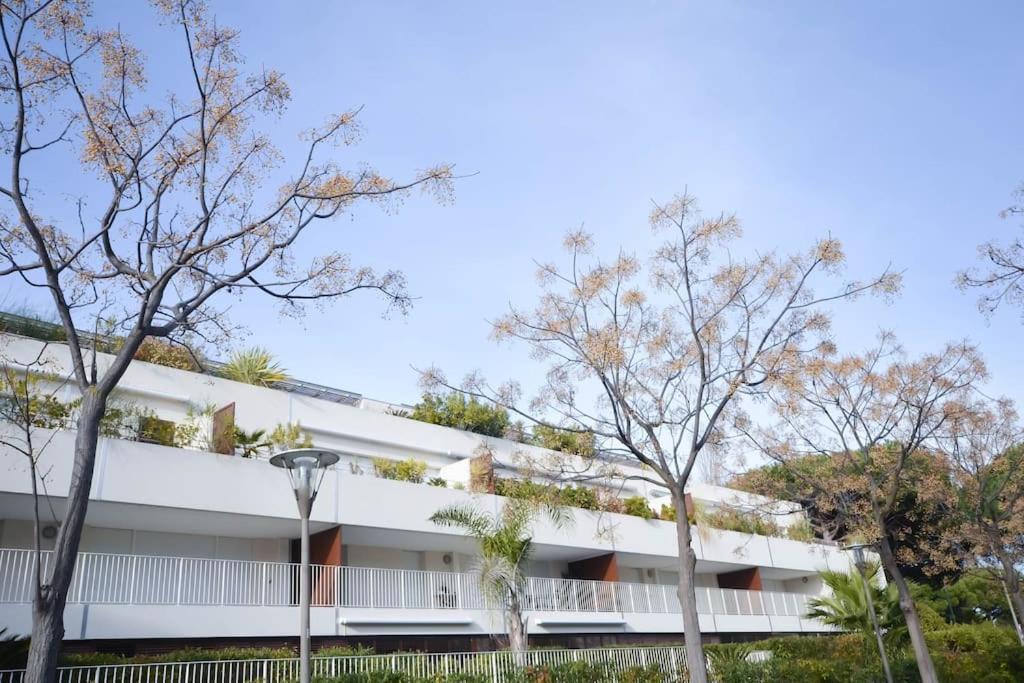Chez Martin - Spacieux Appartement Climatise Proche De La Plage Ла Гранде-Моте Екстериор снимка