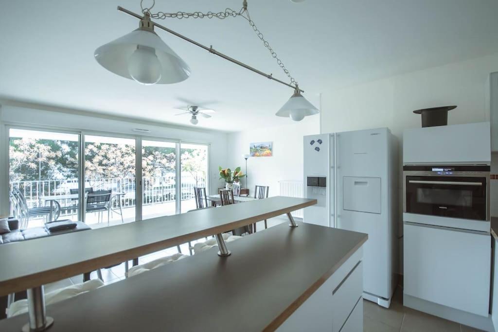 Chez Martin - Spacieux Appartement Climatise Proche De La Plage Ла Гранде-Моте Екстериор снимка